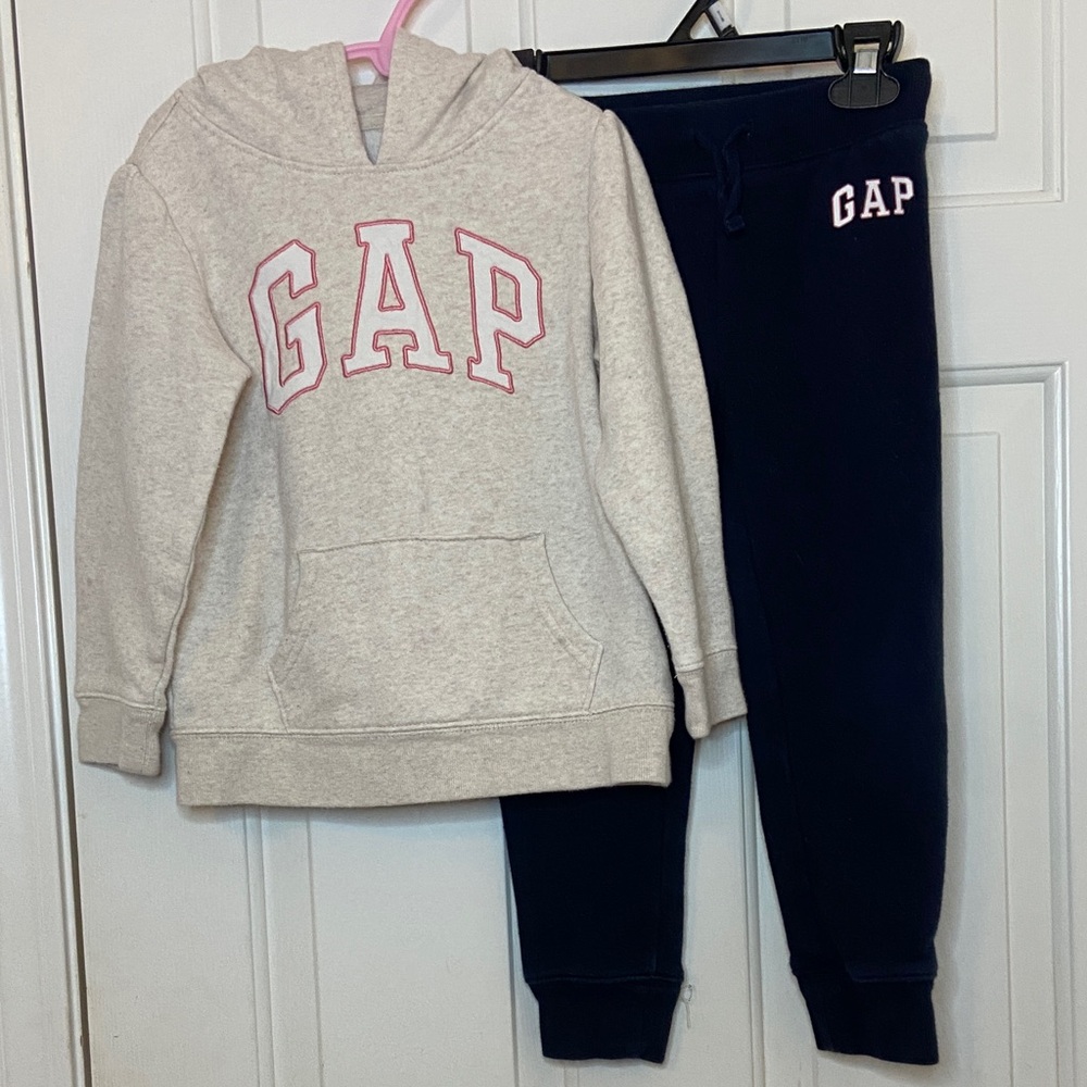 GAP toddler/kid size 5 sweat pant and‎ hoodie set